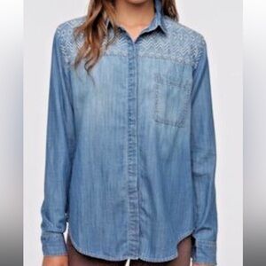 Staring at Stars embroidered denim button down. Size M.